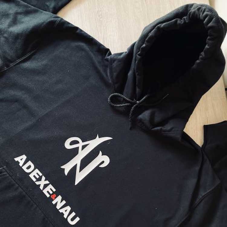 Hoodie personalizado con Adexe Nau Color Mandarina Estampados y Bordados