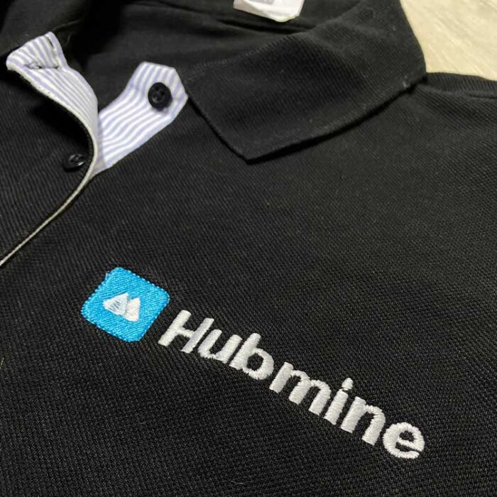 Camiseta tipo polo bordada Hubmine - Image 4