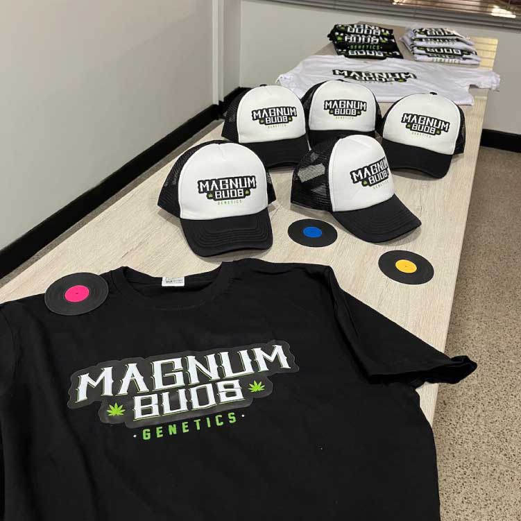 Camisetas y gorras personalizadas top